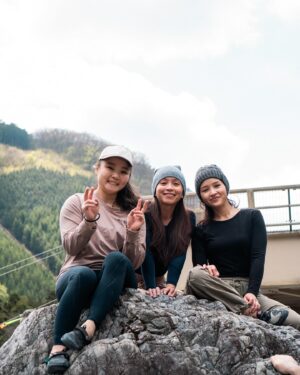 Yuji Hirayama Instagram - With @projectsend.sg crew in Mitake🌸⛰️
Cherry blossoms,wind,sun,sounds of river and happy voices✨✨🤩☀️
What a wonderful time😍

御岳で @projectsend.sg の仲間と共に🌸⛰️
桜、風、太陽、川の音、そして幸せそうな声✨✨🤩☀️
なんて素晴らしい時間😍

@basecamp_iruma 
@basecamp_mgmt 
@basecamp_onlineshop 

#mitake #pstrip #singapore #firstoutsidebouldering 
#neverstopexploring 
#tnfathletes 
#tnfjp 
#ザノースフェイス