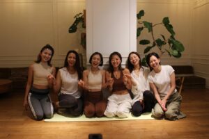 Yukari Taki Instagram - 【Good morning yoga】

7月15日からスタートした
広尾にあるヨガと瞑想のスタジオ
@suwaru_meditation にて
毎週月曜日に
“Woman's golf yoga”の
クラスを担当させて頂いています🧘‍♀️🙏

心地の良い空間で
週の始まりの心と体を
整えに来てください🩵🩵🩵

初心者の方、ゴルフをしない方
どなたでも大歓迎です🫶

集中力、バランス力、柔軟性を
高めるヨガのポーズに
脳を活性化させる呼吸法

そして、さらに
@skyhighjuice さんの
スーパー機能性ジュースとのコラボで
目覚めのいい心と体で週の始まりを
一緒に過ごしていきましょう🕊️✨

有難いことに明日は満席ですが
毎週月曜日、担当していますので
いつでもお待ちしております☺️🙏

——————————
#ヨガ #メディテーション #呼吸法
#yoga #meditation #pranayama 
#ゴルフヨガ #朝ヨガ #朝活 
#suwaru #広尾