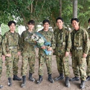 Yuki Kubota Instagram - 『#テッパチ』ご視聴ありがとうございました。
大木班長は自分のこれまでの役より心身ともに新しいタイプの役でとてもやりがいのある作品でした。
そして何よりそれを受け止めてくれた班員のみんな、そしていつも暖かく支えてくれたスタッフの皆様のおかげです。
そして座長町田啓太氏と佐野勇斗氏。
二部からの僕たちにも気さくに接してくれ、いつも作品を良くしようとするその姿勢には刺激もらいました。
この夏この座組、メンバーに出逢えたことは好運です。
青春の夏。
一部のメンバーも一緒にいなかったのにやはり仲間でした。
テッパチ、ありがとうございます。
大木班最高！
オールアップ筋肉パンプアップ！