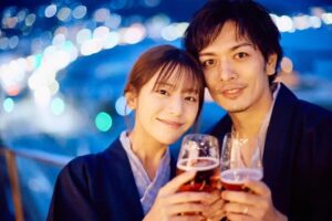 Yuki Kubota Instagram - 『#私たち結婚しました 4 』
最後までありがとうございました。

２人でいると沢山のハプニングがありましたね。
まあ起こしてるのも多々あるんですけど。
これは面白いと思って隣をみると屈託のない最高の笑顔と笑い声。
同じものを同じように笑い合えたり、同じように楽しめたり、同じように酔っ払えたり、同じように感じ合い共有することが出来たこの期間。
沢山の喜びと幸せと笑顔をもらえた多幸感に溢れた夫婦生活でした。
本当に感謝しかありません。

どんな時もあなたがあなたでいられますように。
これから何があろうといつまでも味方です。
心からありがとう。
明日香ちゃん。

久保田悠来

#わた婚 #貴島明日香 #久保田悠来 #ハイボール #ロザリオ #中華スープ #ダーツ #ホッキョク #ゲーム #アデーレ #ほりにし #ドライブ #焼肉 #牛角 #カレー #キーマ #平塚 #湘南平 #伊東 #星野リゾート #界アンジン  #鼻こしょ #耳こしょ #口でいいじゃん