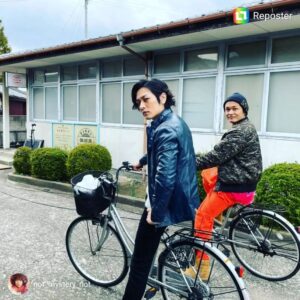 Yuki Kubota Instagram - 犬堂サイクリング。
#ミステリと言う勿れ #ミスなか