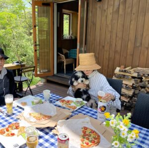 Yukihiro Takahashi Instagram - 晴れてて、いつものピザ🍕タイム
pascal、可愛いな、、、