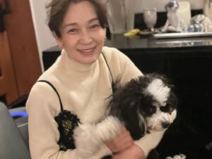 Yukihiro Takahashi Instagram - 妻　喜代美の誕生日、1年はあっという間。恒例になりそうな食事にも行けた。来年ももっと行きたいな。
もっともっと感謝しなければ、彼女が僕をここにこうして生きながらえさせてくれる事へのお返し(お礼)にはならないな。残念ながら、病気はまだ消えてはくれない。
でも彼女はここからも闘わなければと何時もいう。
そう、僕はまだいなくなるわけにはいかないんだ。音も創りたいパスキャルもいるしね。彼も今日はママにあまえて、沢山"おめでとう！いつまでもそばにいてね"
の嵐だね。
#pascul 
#mère