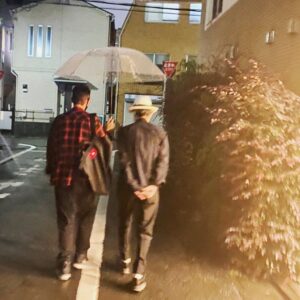 Yukihiro Takahashi Instagram - たまにはあって話も必要だね。今度は皆んなででやれるとこでね。
雨の東京にて,,