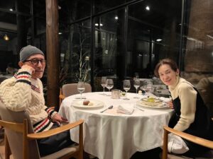 Yukihiro Takahashi Instagram - 妻　喜代美の誕生日、1年はあっという間。恒例になりそうな食事にも行けた。来年ももっと行きたいな。
もっともっと感謝しなければ、彼女が僕をここにこうして生きながらえさせてくれる事へのお返し(お礼)にはならないな。残念ながら、病気はまだ消えてはくれない。
でも彼女はここからも闘わなければと何時もいう。
そう、僕はまだいなくなるわけにはいかないんだ。音も創りたいパスキャルもいるしね。彼も今日はママにあまえて、沢山"おめでとう！いつまでもそばにいてね"
の嵐だね。
#pascul 
#mère