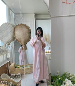 Yukika Teramoto Instagram - 백일사진 찍으러 왔는데 아기가 깰 때까지 셀카놀이 🤍

임신중에 25키로나 쪄서 아직 출산전 몸무게를 완전히 돌아오지 못 한 저에게 비바쇼룸 @viva.showroom 에서 예쁜 원피스 선물해주셨어요😍

한국 국내생산으로 제질도 좋고 편한하고 활동성도 좋아요🩷

#비바쇼룸 #맘룩 #꾸안꾸룩 #육아맘룩 #빅사이즈쇼핑몰 
#협찬