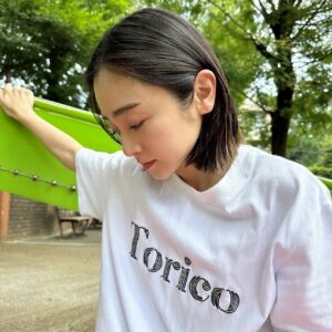 Yumi Adachi Instagram - 🤍🤍🤍
夏バテしてませんか〜？

久しぶりにシンプルなTシャツ作った
@torico_wear