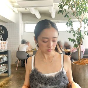 Yumi Adachi Instagram - 🤍🤍🤍
最近の私の顔は、
ほぼほぼUpt（ウプト）で出来ている😁