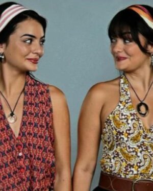 Yuri Vargas Instagram - Les presentamos an Olga Lucía Arcila🫀la encarnación de un sueño hecho realidad. Hace años, mi hermana y yo soñábamos con este momento: actuar juntas y tener nuevamente el placer de un proceso creativo compartido. En “La Vendedora de Rosas”, cuando nos dieron la oportunidad de dar vida a Yurany, lo agradecimos profundamente y disfrutamos cada instante. Sin embargo, las edades y circunstancias eran muy diferentes a las de hoy. 
Hoy, somos más que hermanas; somos amigas, cómplices de sueños y el complemento perfecto una de la otra. Este personaje tan hermoso, genuino, colorido y real ha venido a enseñarnos mucho. Nos reta a ambas como actrices, nos obliga a explorar y a crecer 🙌
Olga Lucía es un reflejo de nuestras aspiraciones y la prueba de que los sueños, con amor y perseverancia, se cumplen. Este viaje no solo es un tributo a nuestro vínculo inquebrantable, sino también un homenaje a la magia de la actuación y al poder de las historias compartidas🎥