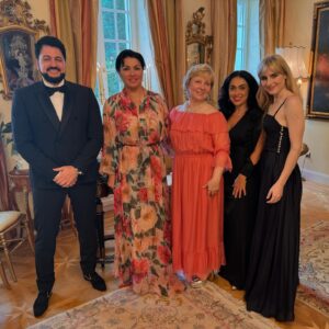 Yusif Eyvazov Instagram - Love this absolutely amazing people ❤️🥰 happy birthday Kurt ❤️
@anna_netrebko_yusi_tiago @marinagorokhovaa @marymiddlefield @saadatismayilova @kurtviolin 😍🥰🤩❤️