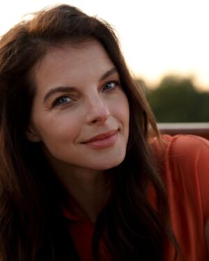 Yvonne Catterfeld Instagram - Was mich glücklich macht: Lange Juli Tage - zusammen 🩵 - am Wasser #whatmakesmehappy