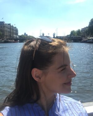 Yvonne Catterfeld Instagram - Was mich glücklich macht: Lange Juli Tage - zusammen 🩵 - am Wasser #whatmakesmehappy