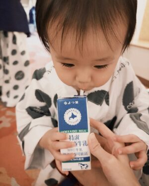 Zack Fanchiang Instagram - - 
我們好像三隻🐄
來自北海道的🐄一家🤪