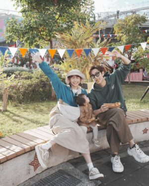Zack Fanchiang Instagram - -
希望妳能擁有更自由的靈魂
無懼無畏的享受更豐富的人生💛
-
週末帶粿醬去看恐龍馬戲團🎪
看到會動的巨大恐龍🦖（見圖6
👶🏻竟然都不怕欸
還玩得很開心 一身汗🤣
-
👦🏻 @filter017 @onitsukatiger_taiwan 
👧🏻 @filter017  @vanstw 
👶🏻 @thenorthface_tw  @vanstw
#兒童新樂園尋龍祭