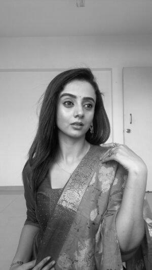 Zalak Desai Instagram - Kehta hai kya tera jiya?❤️
Bolo piya…
Haan ke Haan?☺️

Earrings and ring: @jhaanjhariya 

P.S. Since you guys loved the previous dance reel and voted for more choreography reels on the poll, here’s one more!

[Dance, Expressions, Transition, Trending, HaanKeHaan, Grateful, Blessed]