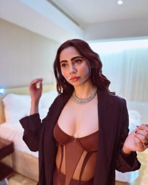 Zara Khan Instagram - Bim Bom Stuck in my head stuck in my 🫶🏻…. I hear them everywhere 🍒🫐🩷🥤🌈🤪
