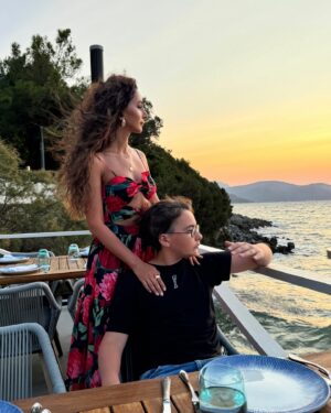Zarifa Mgoyan Instagram - Батарейка заряжена на 100%
Спасибо за эти дни🙏🏻

А теперь возвращаемся домой, так много интересного впереди, соскучилась❤️
