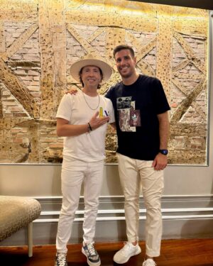 Zé Amaro Instagram - Mais uma visita do nosso grande @zeamarooficial! Uma noite de grande festa em que o Oriental está presente. 

Hoje, dia das Marchas Gualterianas, não se esqueça de nos visitar! 😁