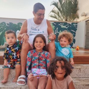 Zeca Pagodinho Instagram - “Sou bom filho, sou bom pai, quero ser um bom avô…”🥁🎶🎼

E é! Se tem uma coisa que o Zeca Pagodinho é , é ser um bom avô e podemos provar !

Nesse  #DiaDosAvós , compartilhamos momentos fofíssimos do vovô Zeca e da vovó Mônica.

O convívio e amor pelos netos Noah, Catarina, Miguel, Domênico, Martin e Vittorio, que já já nascerá, é motivo de muitas alegrias !

Marque aqui nos comentários o seu neto, seu avô, ou aquele amigo que você lembrou vendo essas fotos 😉♥️!

#diadosavós #avô #avó