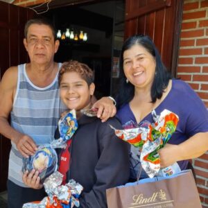 Zeca Pagodinho Instagram - “Sou bom filho, sou bom pai, quero ser um bom avô…”🥁🎶🎼

E é! Se tem uma coisa que o Zeca Pagodinho é , é ser um bom avô e podemos provar !

Nesse  #DiaDosAvós , compartilhamos momentos fofíssimos do vovô Zeca e da vovó Mônica.

O convívio e amor pelos netos Noah, Catarina, Miguel, Domênico, Martin e Vittorio, que já já nascerá, é motivo de muitas alegrias !

Marque aqui nos comentários o seu neto, seu avô, ou aquele amigo que você lembrou vendo essas fotos 😉♥️!

#diadosavós #avô #avó