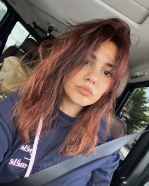 Zeynep Çamcı Instagram - Eylüle hazırlık🍊💕