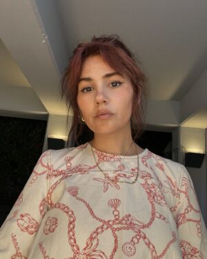 Zeynep Çamcı Instagram - 🐚💕🌞deNizKabuğundanGelenSesleR