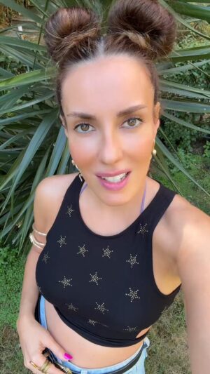 Zeynep Koltuk Instagram - Evrenin bizim için çok daha iyi bir planı olduğuna güvenmemiz lazım eğer bir şey olmuyorsa ya daha iyisi olacağından ya da olmaması bizim için hayırlısı olduğundandır😉
