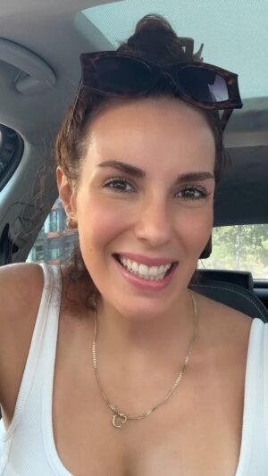 Zeynep Koltuk Instagram - Kimse kusura bakmasın ama bu kıroluğu yapanları eleştirme videosu çekmem gerekiyordu yoksa daha fazla içimde tutamayacaktım🥴😅