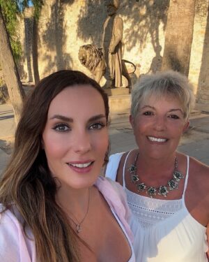 Zeynep Koltuk Instagram - Ne güzelsin sen İzmir…🤩😍🤩
#izmirliyiz #izmir🇹🇷 #izmirkızları