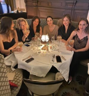Zeynep Özder Instagram - 🖤🖤🖤
