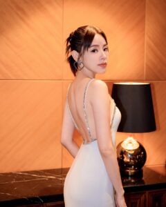 Actress Zoie Tam HD Instagram Photos and Wallpapers July 2024