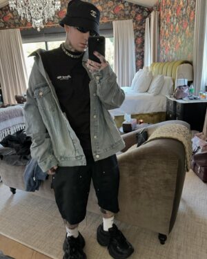 blackbear Instagram - i go the extra yard