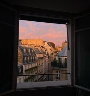 kemio Instagram - A month in Paris ･:* .\(( °ω° ))/.: 1ヶ月パリ楽しかった💙  merci beaucoup @airbnb for making my summer special!!