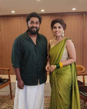 neerasethudas Instagram - All about the press meet of movie @partnersmovie 
Stay tuned on July 5🎉♥️

‘Partners’ In Cinemas On July 5, 2024

@dhyansreenivasan  @kalabhavan_shajohn @satnatitusofficial  @prasanthpalex. madhusudhan_rao @sanjusivram @ronydavidraj @srikantmurali @aneeshgopalz @ajmalzain_az devakirajendran @neerasethudas 
dineshkollappally
@kollappallyfilms
@navcj1 @prakash_alex @prasanthkeyvee
@shibincbabu @vyshu__raj @faisal_ali_dop @sunil_s_pilla @partnersmovie
@sivaprasad_pro @bccreativesofficial 

#dhyansreenivasan #hareeshperadi #kalabhavanshajon #parntersmovie #july5release#neerasethudas #neerajasdas #southindianactress #malayalamactress