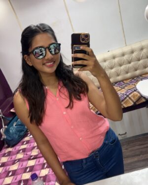 sai Dhanya Instagram - Buddy is out tomorrow ✨ do check it out in theatres ✨ my first in telugu

Thankyou @samantondir  for making me vinodhini.

#buddy #netflix