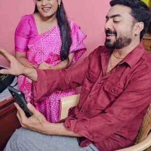 vj Santhiya Instagram - Just try 😜😜
Sorry makkaley 🤣🤪 🙏
Thnk u gurunaatha 😍@viswanathanshyam

#shootingatrocities 

#rayan #waterpocketsong #tamilserial #sunpictures #dhanush #avalsanthiya #shakthivel #vijatelevison #smilemore #anbeyshivam #serialartist #spreadlove