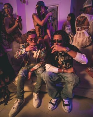 ¥ellow Bucks Instagram - 千葉でPARTYしてきた🥃

@______feelikeyden______ "HOT BOYZ" feat. Me Video Out Now❤️‍🔥🧀

ありがと永田 & @_98jams_ ✌️

📸 @ryusei_750 @rodolfogura