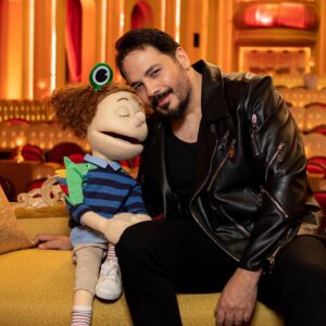 كارو كركورة Instagram - حبيب كارو قلبه مال 🧡 في #الدوبلكس @ramyayachofficial  يوم الخميس الساعة ١١ @ontv