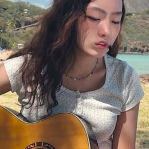 김푸름 Instagram - 소라게 A hermit crab *미발표 자작곡
LIVE in Hawaii [Acoustic Ver.]

Lyrics by 김푸름
Composed by 김푸름

➡️Youtube #김푸르스름 채널에서 전체 영상 보실 수 있습니다.

#livinginhawaii #하와이한달살기 #김푸름 #KIMPUREUM