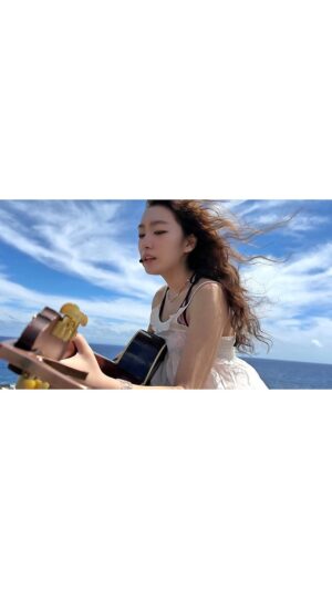 김푸름 Instagram - Lost Stars - Adam Levine (Maroon 5) 
Live in Hawaii (Lanai lookout) Acoustic Cover

하와이 한달살기 중에 <라나이 전망대> 에서 동시녹음한 커버영상이에요! 겉보기엔 아슬아슬해보이지만 실제로 가보면 넓은 평지 같은 곳이라 관광객분들께서 많이 찾으시더라구요 :D 
저도 눈으로만 담기가 아쉬워 영상으로 남겨봤습니다!

➡️ Youtube #김푸르스름 채널에서 전체 영상 보실 수 있습니다.

#livinginhawaii #하와이한달살기 #김푸름 #kimpureum