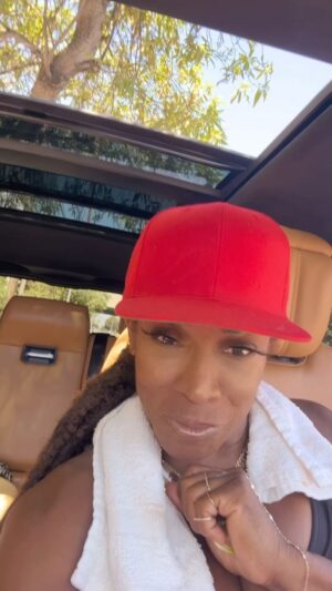 A.J. Johnson Instagram - THIS DOWNLOAD!!!😮

When we're healing from a break up- 
We MUST make sure we are mourning what is real- NOT what we imagined- created- pretended it COULD be?!!😳🤦🏾‍♀️

The power full mind. 
Give that power back to God so HE can give you the real and amazing you deserve. AMEN? 🖤🤍AJ AKUA

#soul filled #Sunday
#release
#power
#breakup