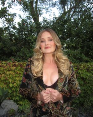 AJ Michalka Instagram - Etro 70’s dream brought to you by @kattthompson and @carolinehernandezmakeup 

#eveningbefore 

(REGISTER TO VOTE)