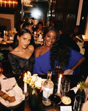 AJ Odudu Instagram - A smooth ride, delicious grub and great company!🌙🍽️ Thanks for the perfect evening in the West Sussex countryside @britishvogue & @rangerover

📸@sofi.adams.photo