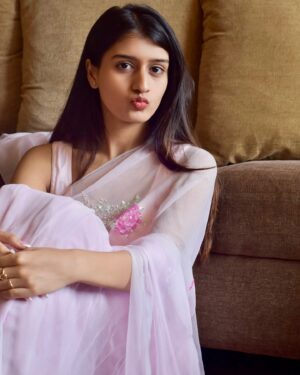 Aadhya Anand Instagram - Draping you in my dreams🪽

Photography - @priyyaa100 
Edited by - @omkarnaik.in 

#aadhyaanand #aadhya_anand #ganeshchaturthi #sareelook #indiantraditional #bollywood