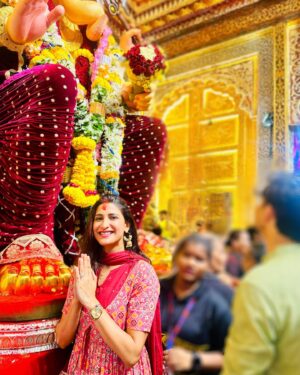 Aahana Kumra Instagram - What a beautiful start to this Ganesh Chaturthi! 
Lal Baug cha raja!! 
Mumbai Cha raja and GSB Seva Mandal! 
May Bappa bless us all with abundance, wisdom, happiness and good health! 🌺🙏🌸
Wearing my beautiful @raahjaipur 
#GanpatiBappaMorya 
#HappyGaneshChaturthi 
.
.
.
.
#lalbaugcharaja #mumbaicharaja #gsbsevamandal #mumbai #maharashtra #ganesh #ganpati #indianfestival #festival #incredibleindia #aahanakumra #ganpatifestival #pandal