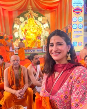 Aahana Kumra Instagram - What a beautiful start to this Ganesh Chaturthi! 
Lal Baug cha raja!! 
Mumbai Cha raja and GSB Seva Mandal! 
May Bappa bless us all with abundance, wisdom, happiness and good health! 🌺🙏🌸
Wearing my beautiful @raahjaipur 
#GanpatiBappaMorya 
#HappyGaneshChaturthi 
.
.
.
.
#lalbaugcharaja #mumbaicharaja #gsbsevamandal #mumbai #maharashtra #ganesh #ganpati #indianfestival #festival #incredibleindia #aahanakumra #ganpatifestival #pandal