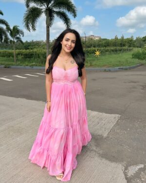 Aanchal Munjal Instagram - Living on the pink side of life .. #HelloSeptember 🧿❤️