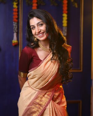 Abeneya Nethran Instagram - Fever irundhalum post poduvom 🤧💥

📸 @i.hare_sh 
Technical support - @ra2.studioz 

#abeneya #traditional #shoot