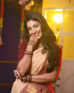 Abeneya Nethran Instagram - Fever irundhalum post poduvom 🤧💥

📸 @i.hare_sh 
Technical support - @ra2.studioz 

#abeneya #traditional #shoot