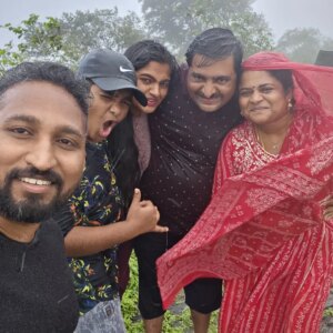 Abi Nakshathra Instagram - A fun filled celebration of my parents 20th anniversary...❤️✨😘 Love you appa Amma🫂❤️ You guys are really a beautiful couple and thank you for being my best frds, supporter and my strength...😘🫂❤️

LOVE YOU THE CORE...♥️🫂🫰

#anniversary #parentslove #fununlimited #funoverloaded #family #familylove #trip #travel #travellove #trending #viral